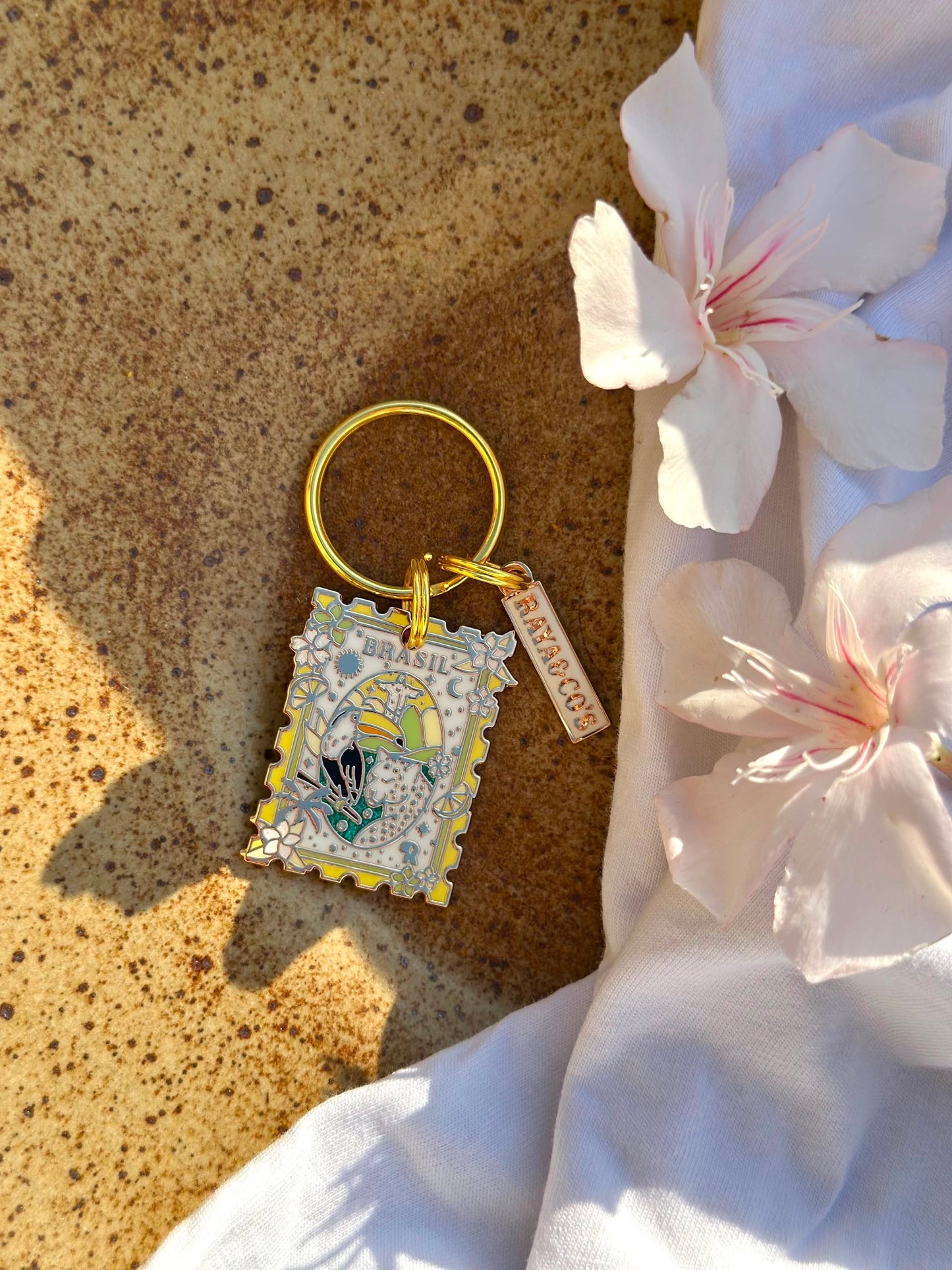 La Box Brésil  - Un collier, une médaille et une carte postale