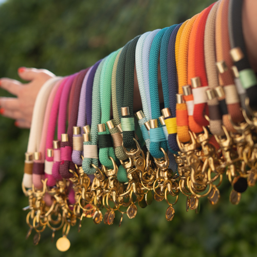 Collier porte médaille en corde